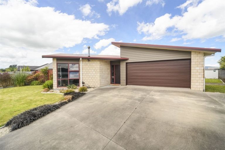 Photo of property in 40 Geneva Terrace, Kelvin Grove, Palmerston North, 4414