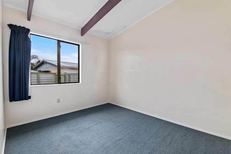 Photo of property in 17 Cypress Place, Owhata, Rotorua, 3010