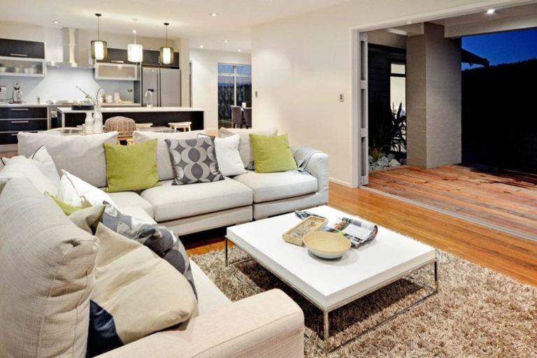 Photo of property in 73d Oraha Road, Kumeu, 0892