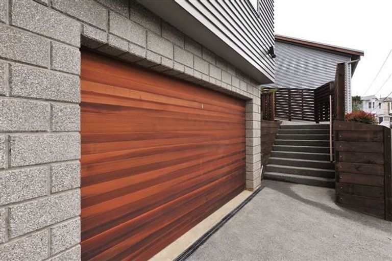 Photo of property in 20 Myrtle Crescent, Mount Cook, Wellington, 6021