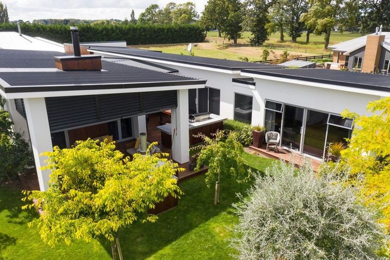 Photo of property in 12 Kelburn Place, Tinwald, Ashburton, 7700