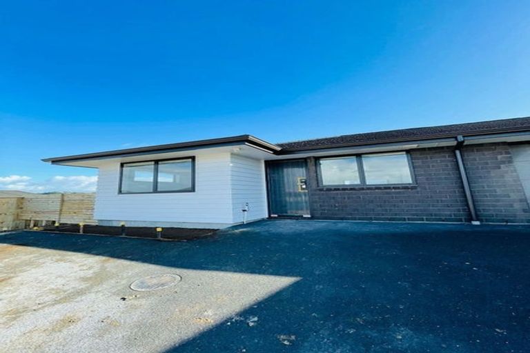 Photo of property in 31 Siren Street, Wainui, 0932