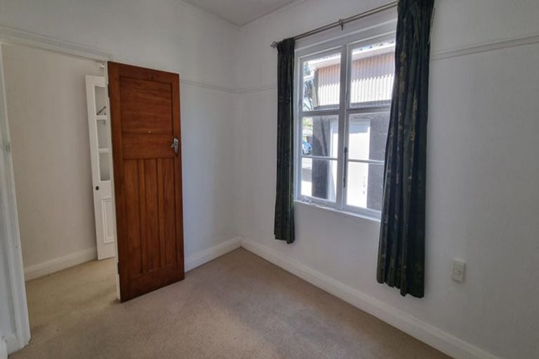 Photo of property in 24 Monorgan Road, Strathmore Park, Wellington, 6022