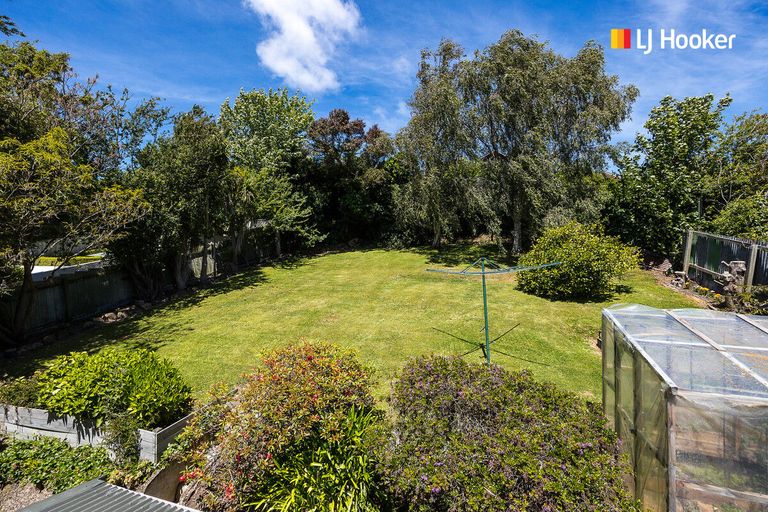 Photo of property in 33 Marine Parade, Macandrew Bay, Dunedin, 9014