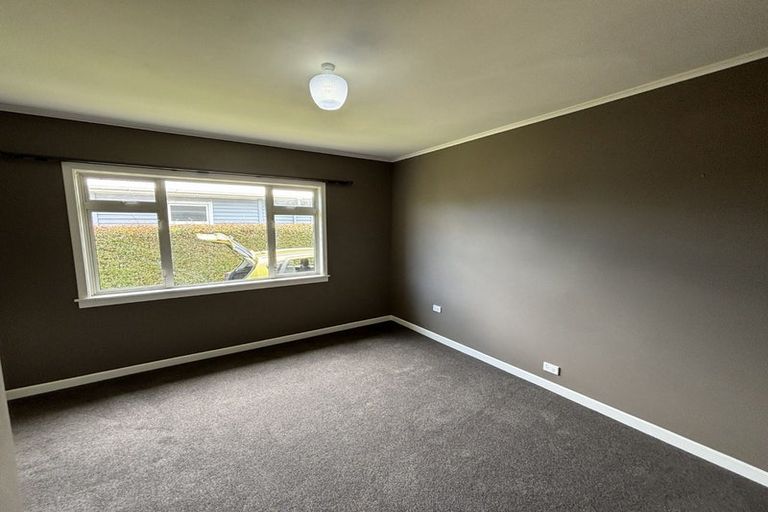 Photo of property in 20 Karaka Street, Merrilands, New Plymouth, 4312