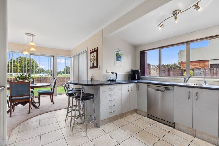 Photo of property in 27 Matapihi Road, Mount Maunganui, 3116