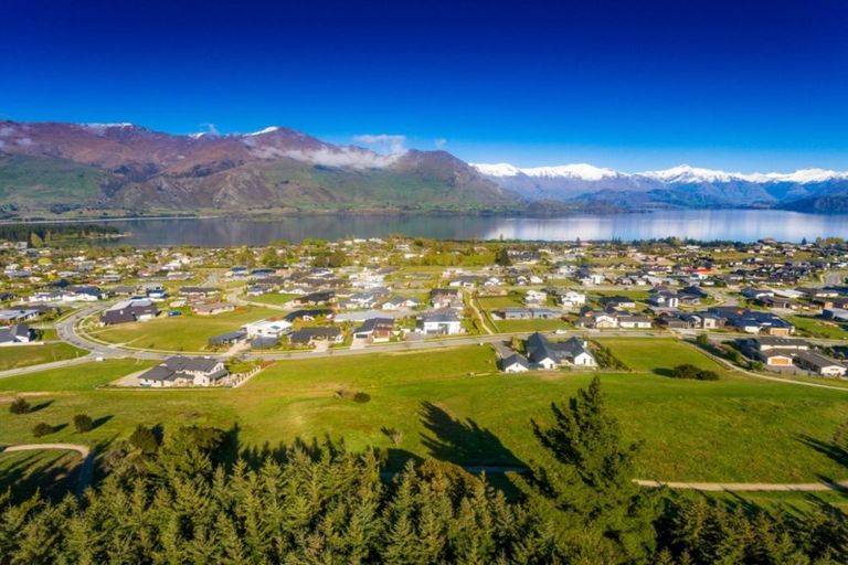 Photo of property in 56 Forest Heights, Wanaka, 9305
