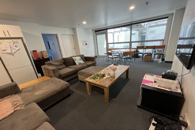 Photo of property in Hanson House, 4/27 Hanson Street, Mount Cook, Wellington, 6021