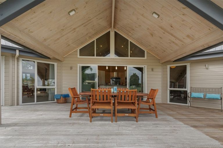 Photo of property in 102 Bond Road, Whangamata, 3620