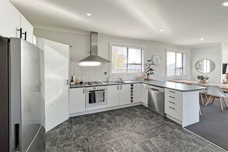 Photo of property in 12 Moa Street, Waikiwi, Invercargill, 9810