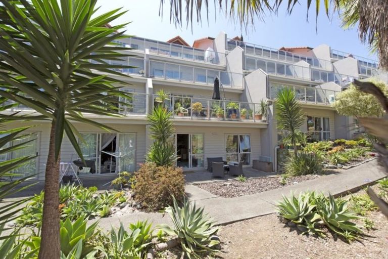 Photo of property in Santa Rosa, 1/340 Gulf Harbour Drive, Gulf Harbour, Whangaparaoa, 0930