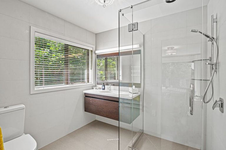 Photo of property in 36 Manutahi Road, Hillsborough, New Plymouth, 4372