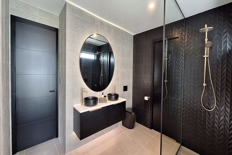 Photo of property in 46 Harry Dreadon Road, Opaheke, Papakura, 2584