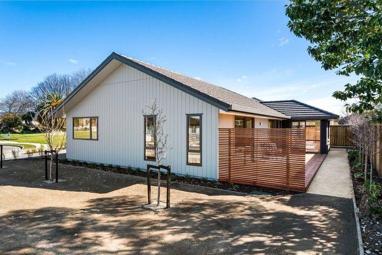 Photo of property in 11 Magnolia Drive, Springlands, Blenheim, 7201