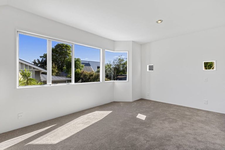 Photo of property in 2/20 Norwood Road, Bayswater, Auckland, 0622