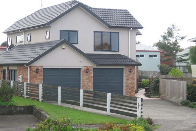 Photo of property in 13a The Crest, Sunnyhills, Auckland, 2010