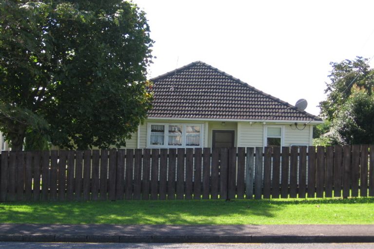 Photo of property in 7 Kotuku Street, Te Atatu Peninsula, Auckland, 0610