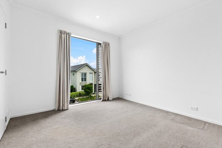 Photo of property in 16 Shelduck Way, Hobsonville, Auckland, 0616