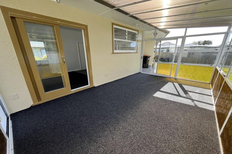 Photo of property in 8 Lowestoft Place, West End, Palmerston North, 4412