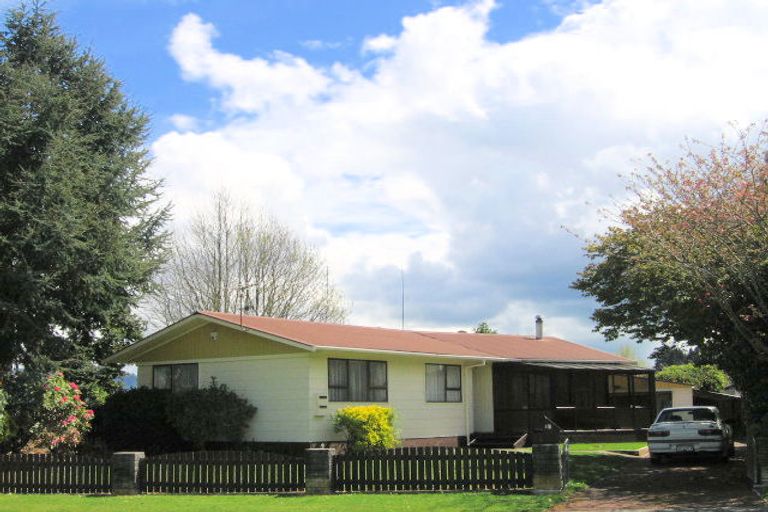 Photo of property in 16 Dickens Street, Owhata, Rotorua, 3010