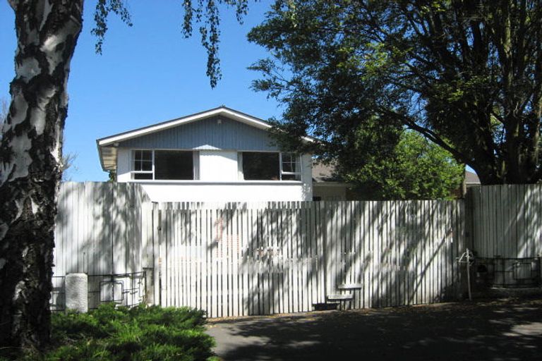 Photo of property in 1/7 Barnes Road, Redwood, Christchurch, 8051