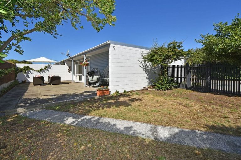 Photo of property in 4/433 Marine Parade, South New Brighton, Christchurch, 8062