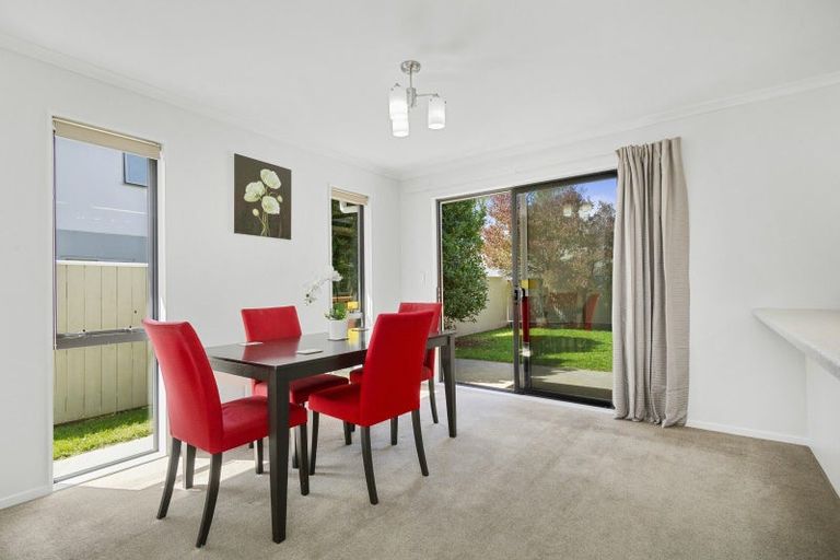 Photo of property in 3a Savage Crescent, Upper Hutt Central, Upper Hutt, 5018