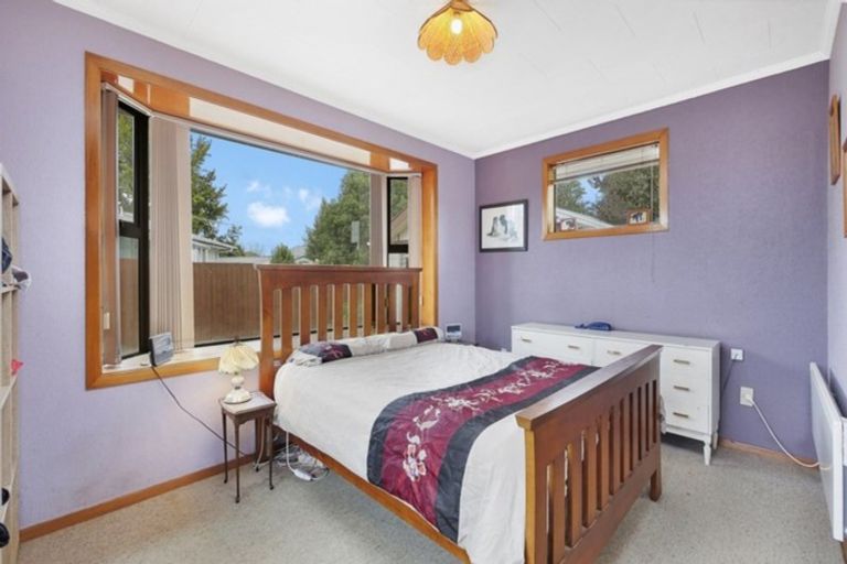 Photo of property in 6 Neave Place, Hillmorton, Christchurch, 8025