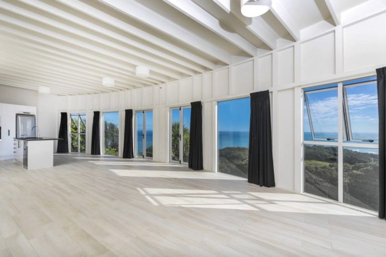 Photo of property in 40 Waitea Road, Muriwai, Waimauku, 0881