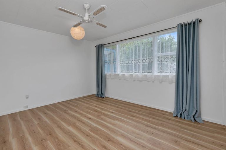 Photo of property in 31 Shearwater Street, One Tree Point, 0118