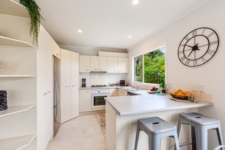 Photo of property in 1/920 East Coast Road, Northcross, Auckland, 0630