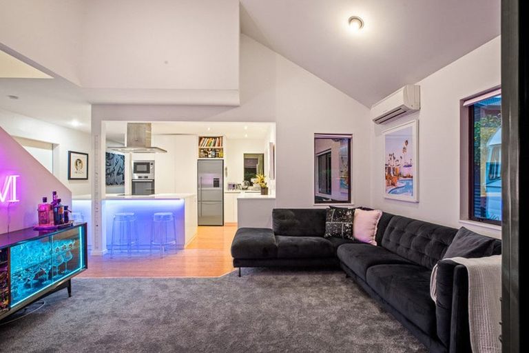 Photo of property in 1/47 Tui Glen Road, Birkenhead, Auckland, 0626