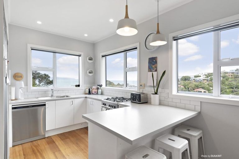 Photo of property in 11 Knoll Street, Island Bay, Wellington, 6023