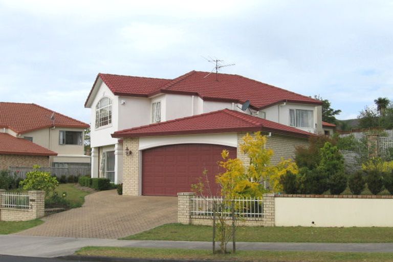 Photo of property in 2/2 Hobie Court, West Harbour, Auckland, 0618