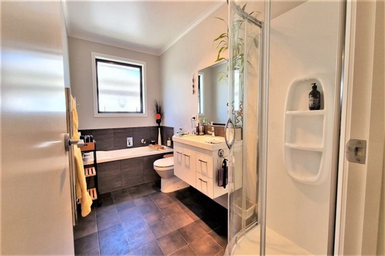 Photo of property in 27c Emerald Shores Drive, Papamoa Beach, Papamoa, 3118