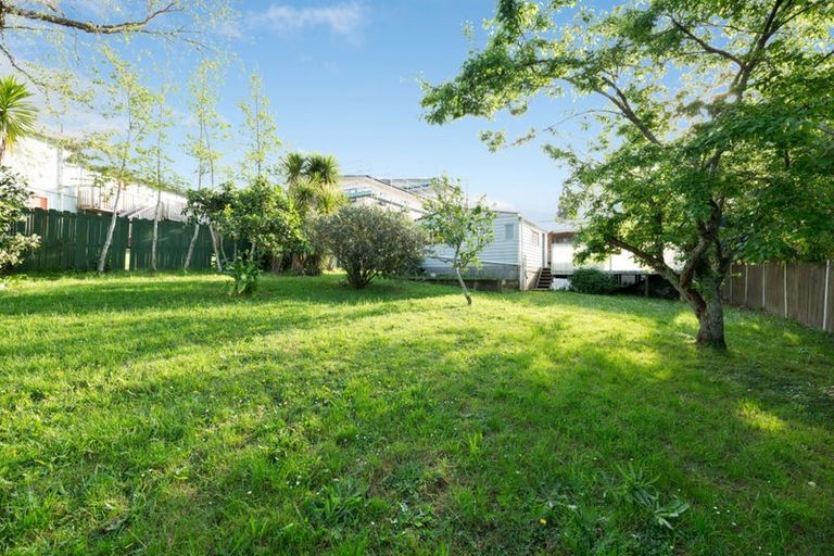 Photo of property in 12 Ranui Avenue, Ranui, Auckland, 0612