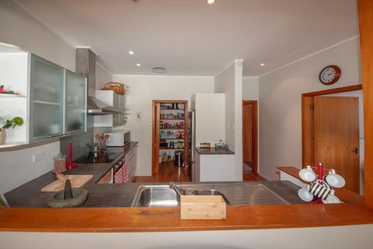 Photo of property in 271 Middleton Road, Glenside, Wellington, 6037