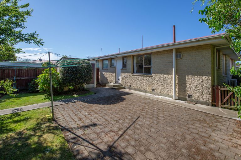Photo of property in 2/4 Quinton Place, Bishopdale, Christchurch, 8053