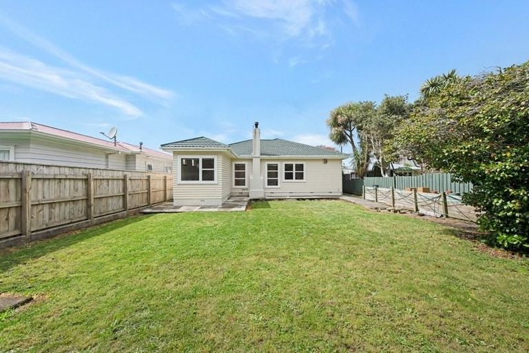 Photo of property in 69 Trelissick Crescent, Ngaio, Wellington, 6035