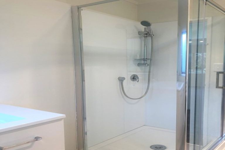 Photo of property in 1/13 Heron Place, Pakuranga Heights, Auckland, 2010