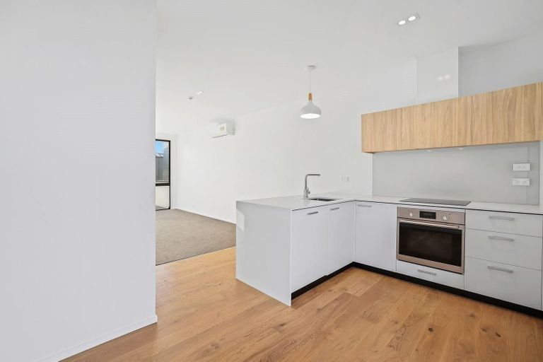 Photo of property in 21 Landsdowne Terrace, Cashmere, Christchurch, 8022