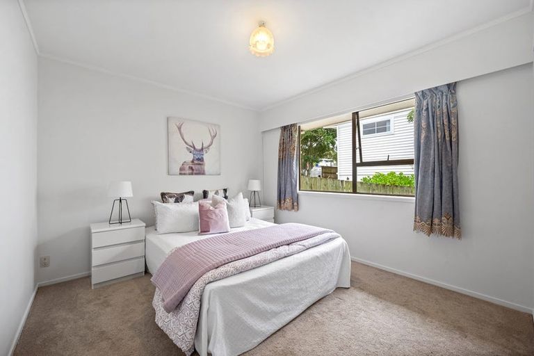 Photo of property in 19 Sartors Avenue, Northcross, Auckland, 0630