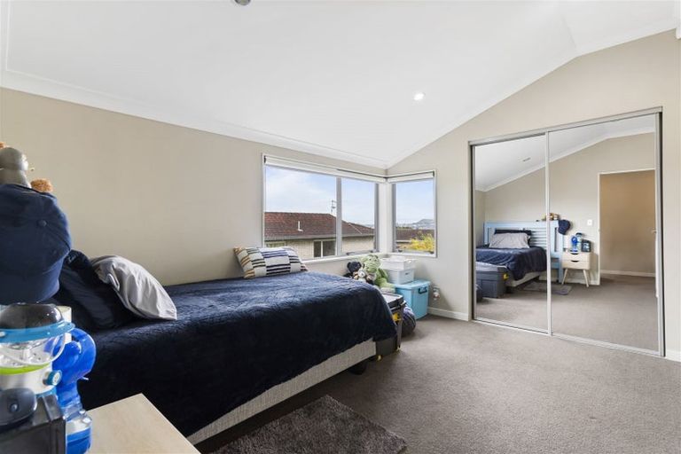 Photo of property in 1/62 Sorrel Crescent, Bucklands Beach, Auckland, 2012