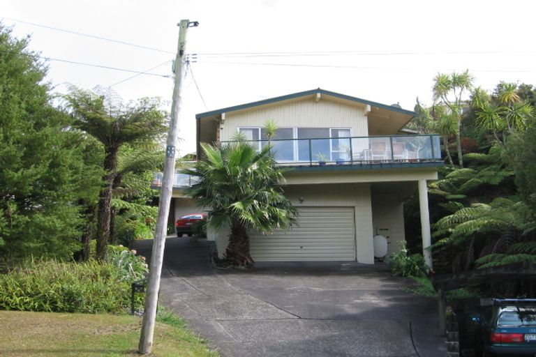 Photo of property in 23a Parr Terrace, Castor Bay, Auckland, 0620