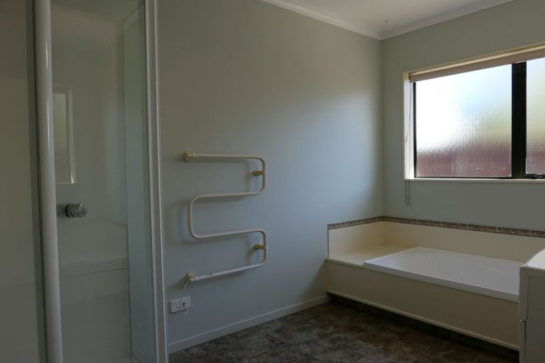 Photo of property in 15b Walton Road, Paraparaumu Beach, Paraparaumu, 5032