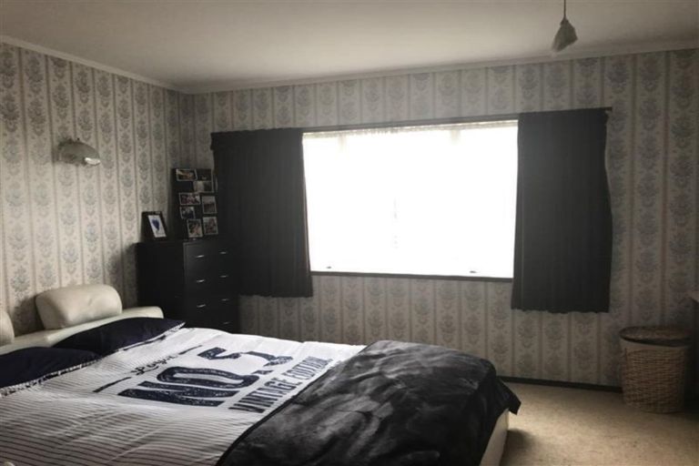 Photo of property in 2/9 Courant Place, Clover Park, Auckland, 2019
