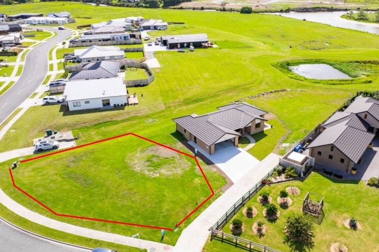 Photo of property in 16 Breton Drive, Waipu, 0510
