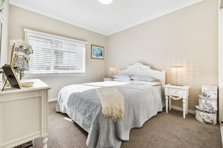 Photo of property in 90 Eaves Bush Parade, Orewa, 0931