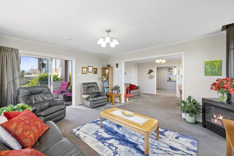 Photo of property in 49 Truby King Street, Merrilands, New Plymouth, 4312