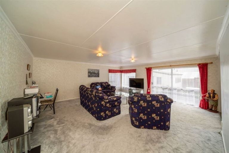 Photo of property in 2 Campbell Street, Hawera, 4610